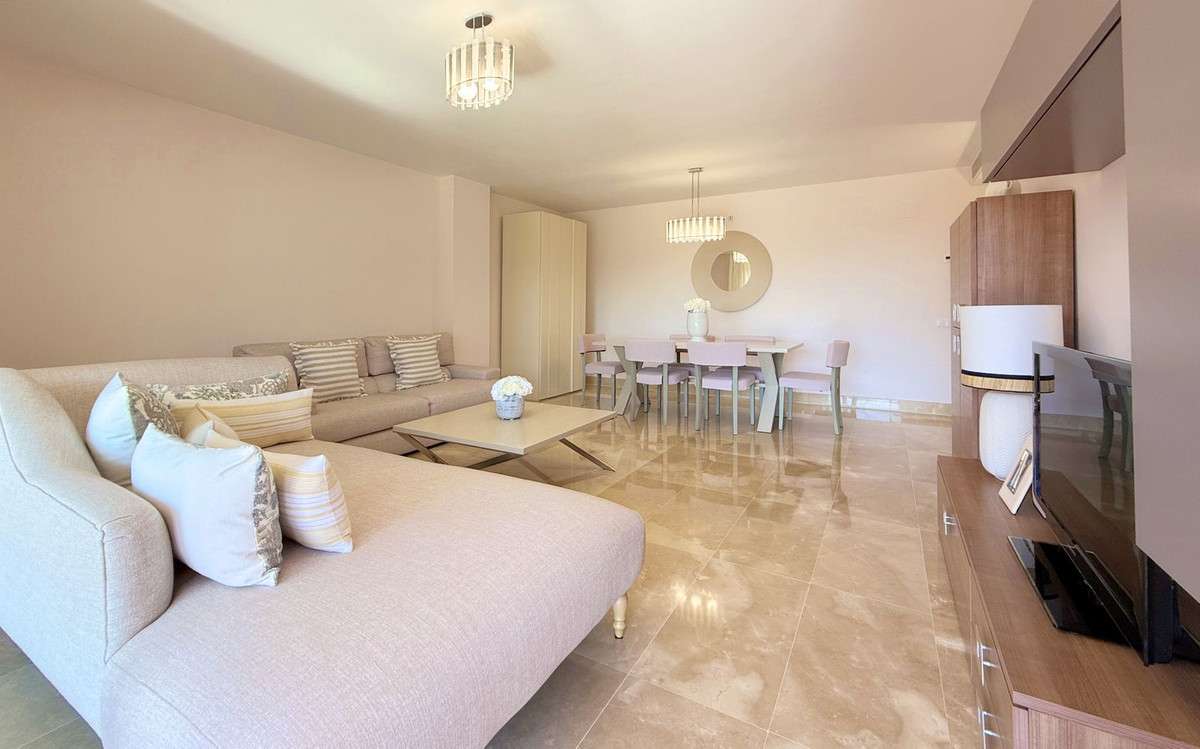 3 Bed Apartment for sale in La Duquesa Costa Del Sol, Málaga, Spain