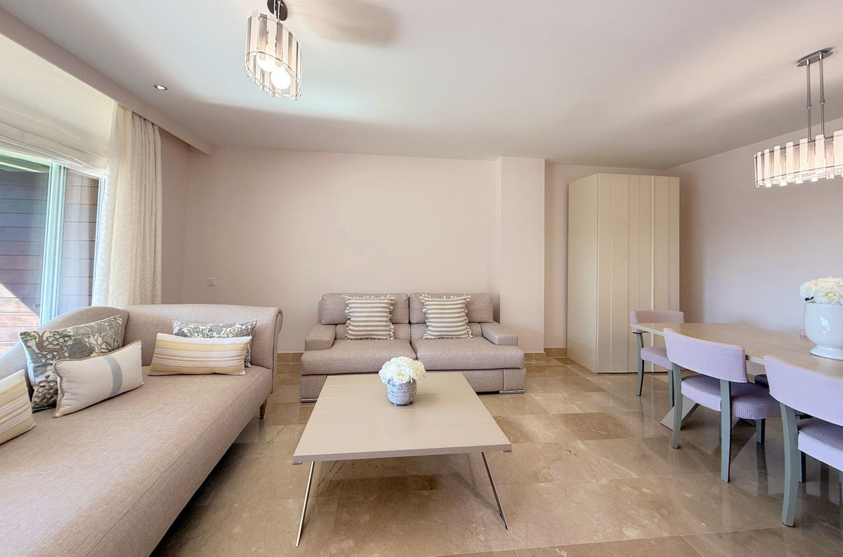 3 Bed Apartment for sale in La Duquesa Costa Del Sol, Málaga, Spain