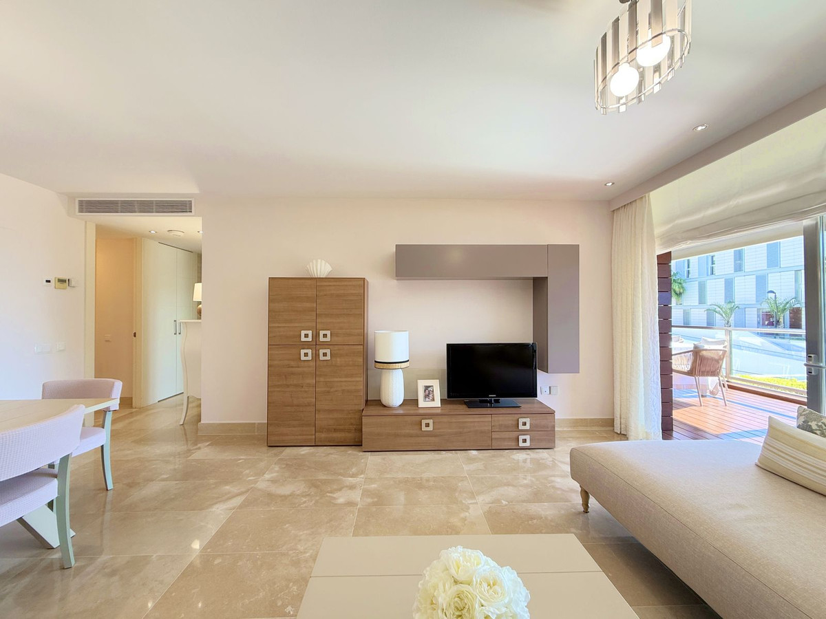 3 Bed Apartment for sale in La Duquesa Costa Del Sol, Málaga, Spain
