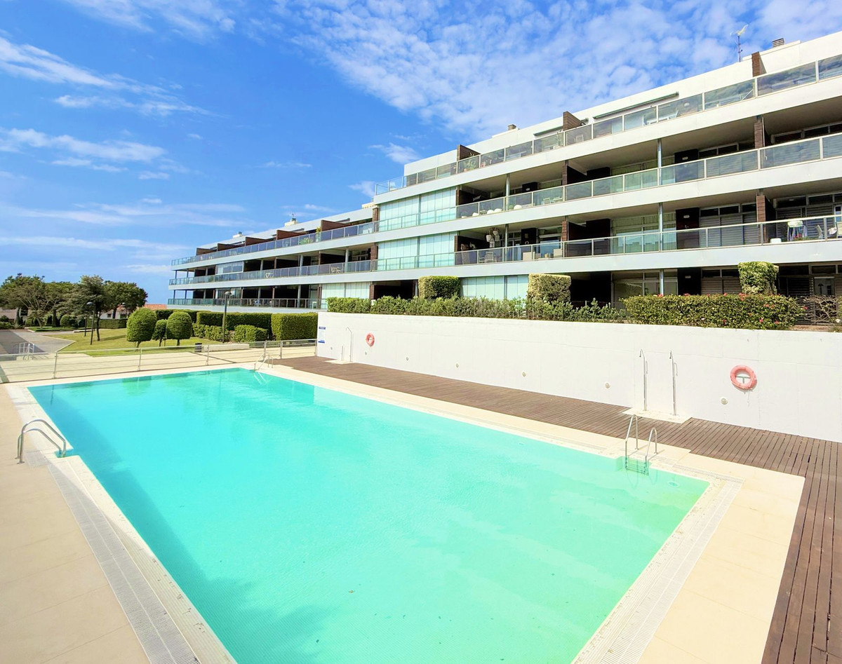 3 Bed Apartment for sale in La Duquesa Costa Del Sol, Málaga, Spain