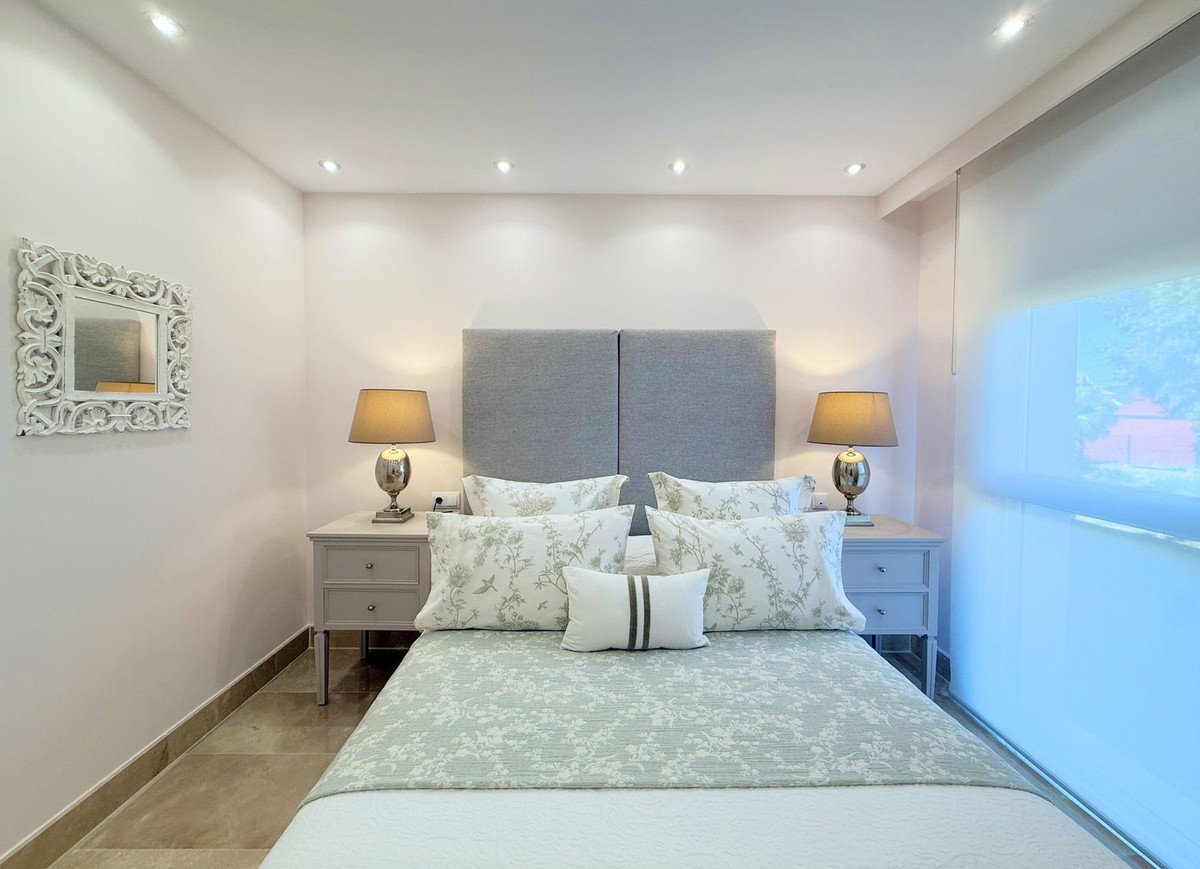3 Bed Apartment for sale in La Duquesa Costa Del Sol, Málaga, Spain