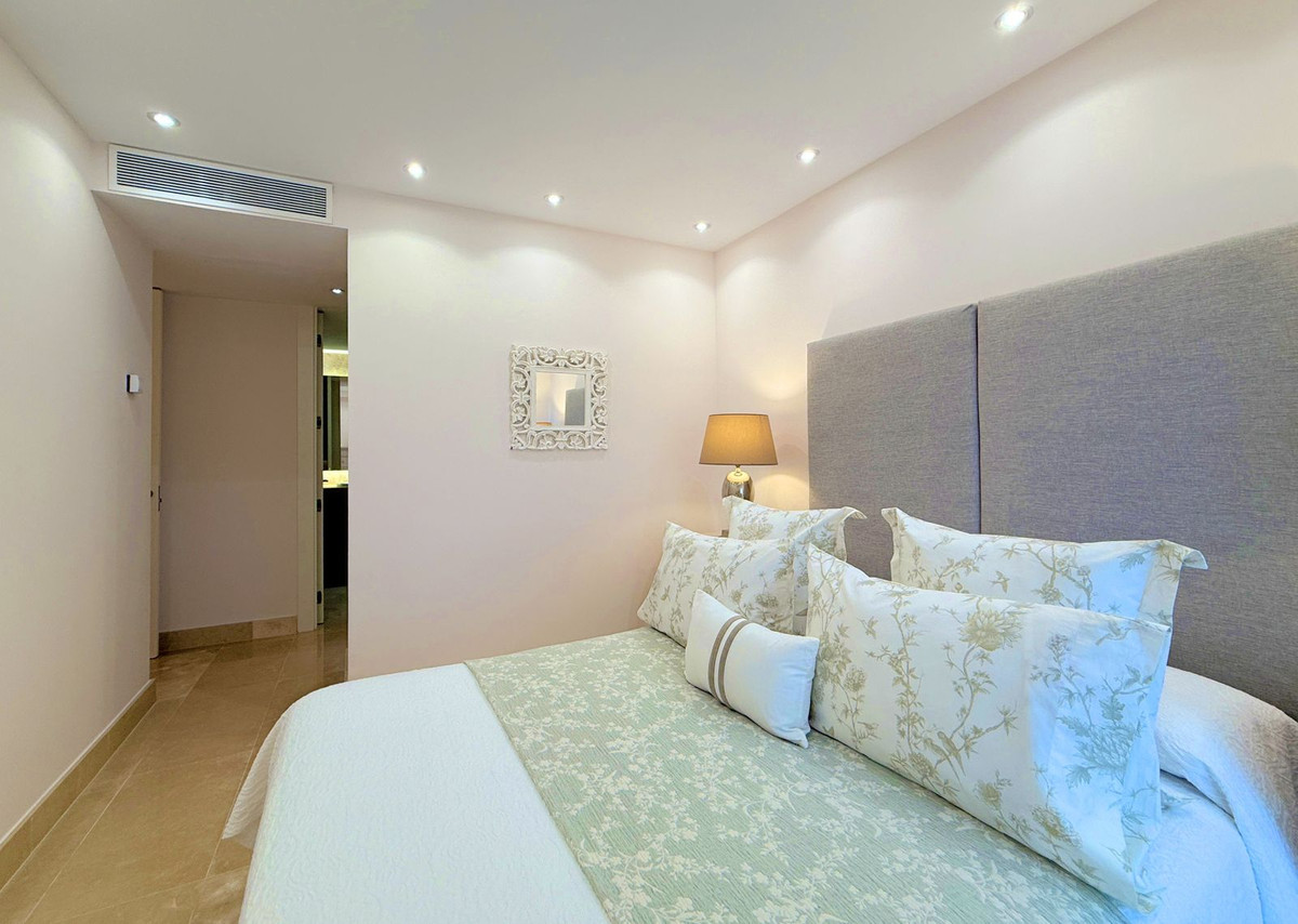 3 Bed Apartment for sale in La Duquesa Costa Del Sol, Málaga, Spain