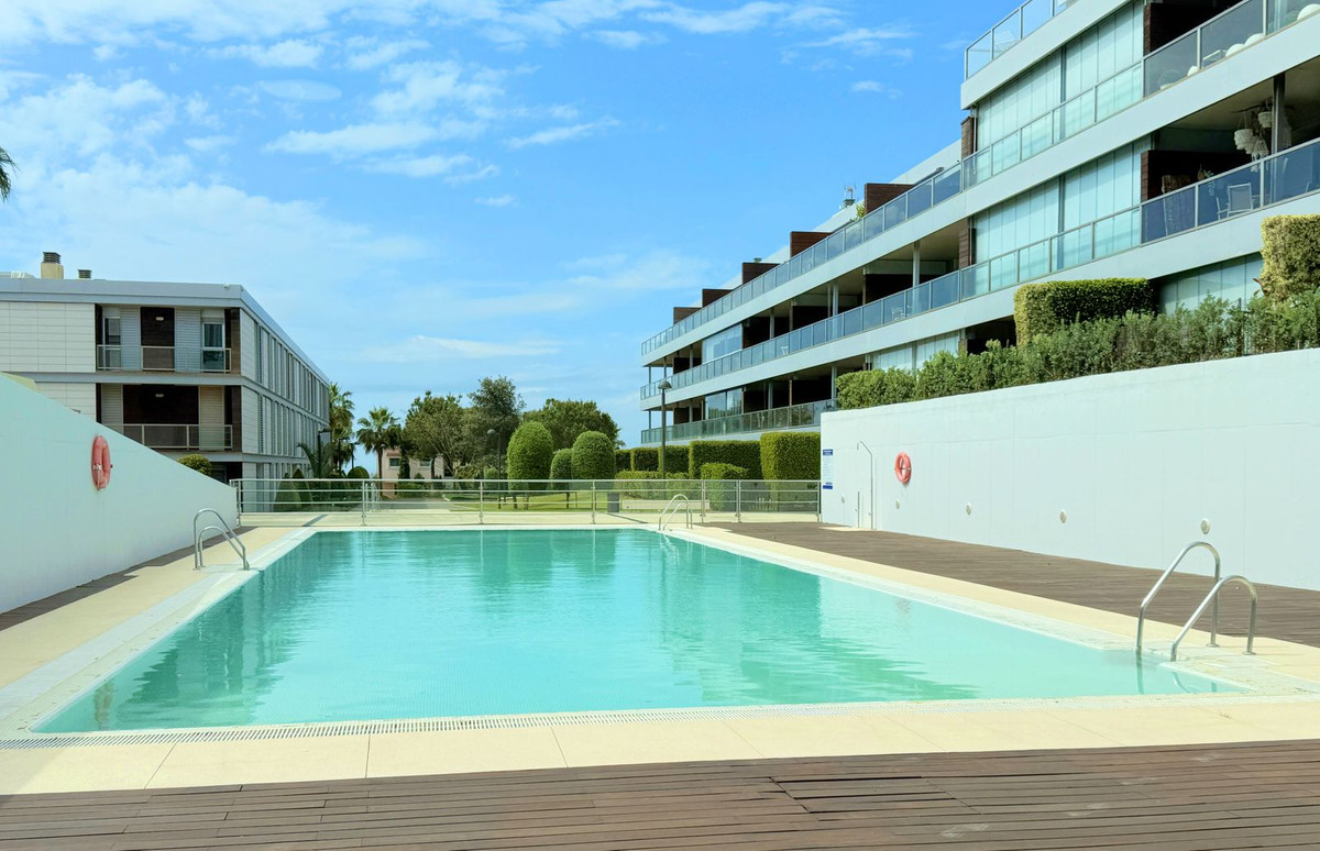 3 Bed Apartment for sale in La Duquesa Costa Del Sol, Málaga, Spain