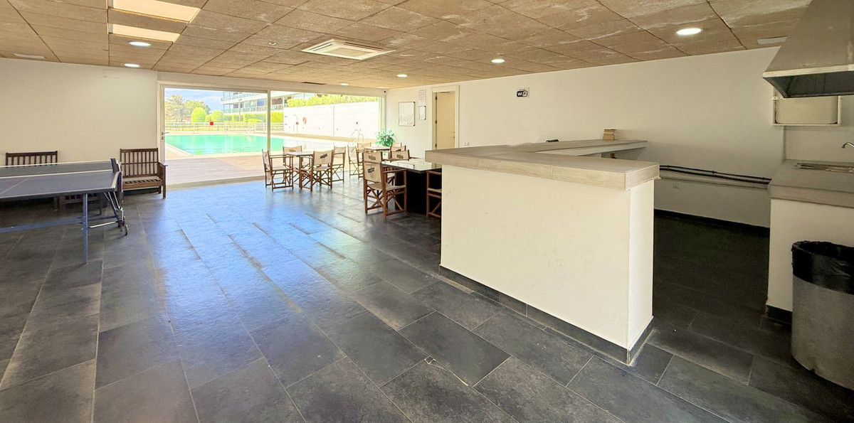 3 Bed Apartment for sale in La Duquesa Costa Del Sol, Málaga, Spain