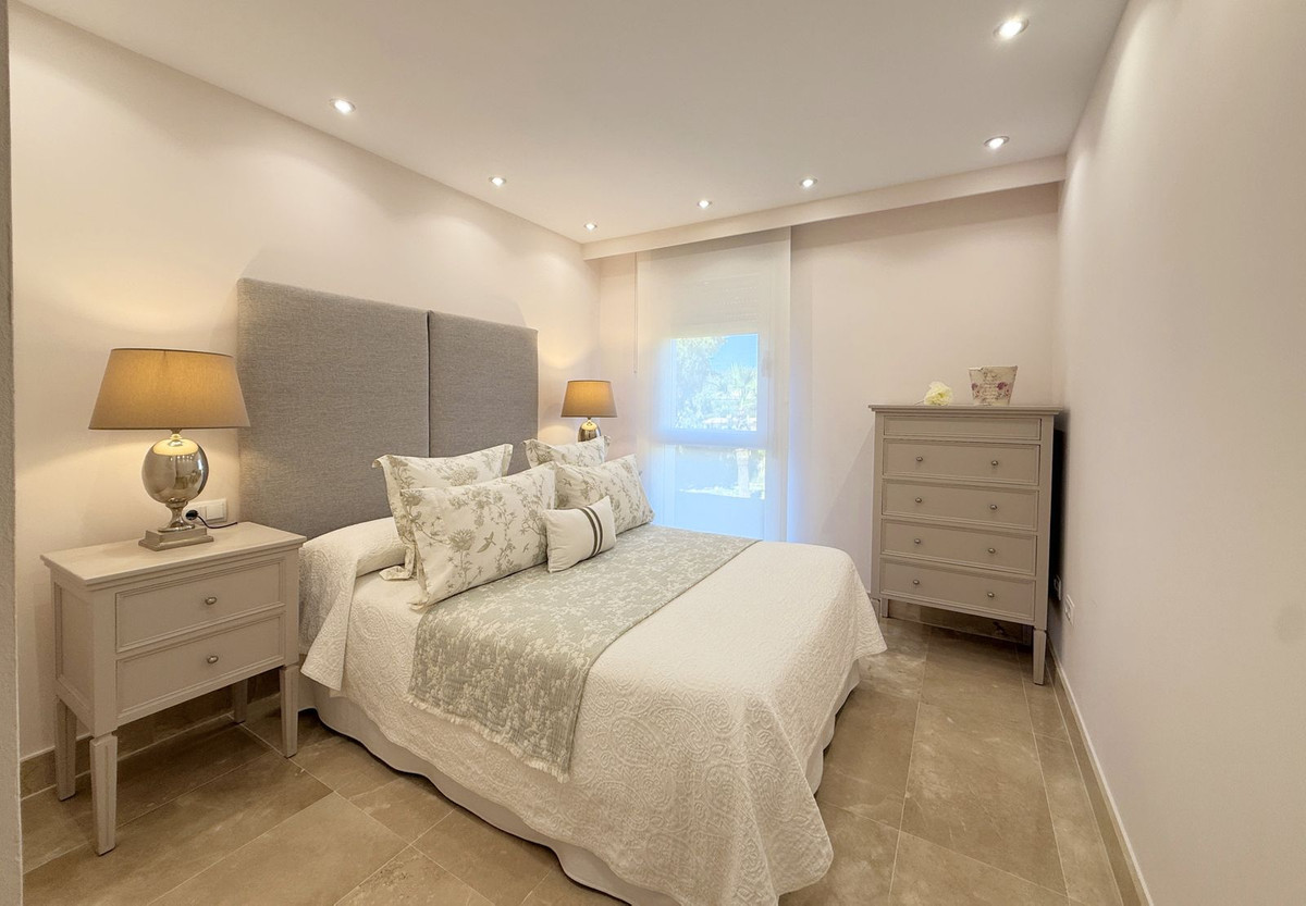 3 Bed Apartment for sale in La Duquesa Costa Del Sol, Málaga, Spain