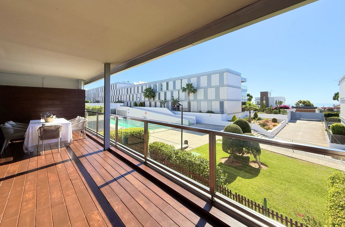 3 Bed Apartment for sale in La Duquesa Costa Del Sol, Málaga, Spain