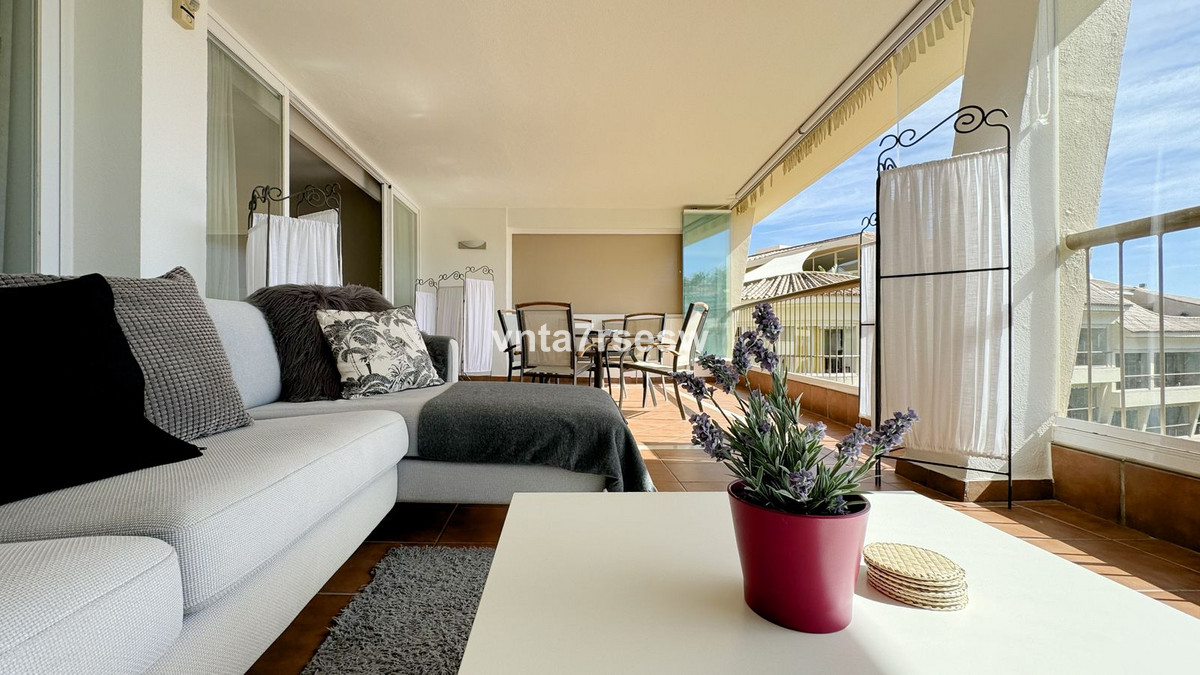 Se vende Apartamento Planta Media de 2 dormitorios en Costa Del Sol, Málaga, España