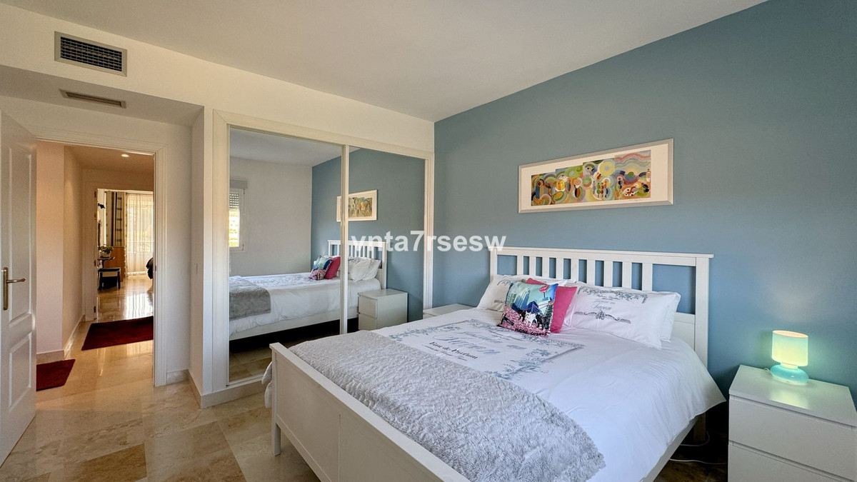 Se vende Apartamento Planta Media de 2 dormitorios en Costa Del Sol, Málaga, España