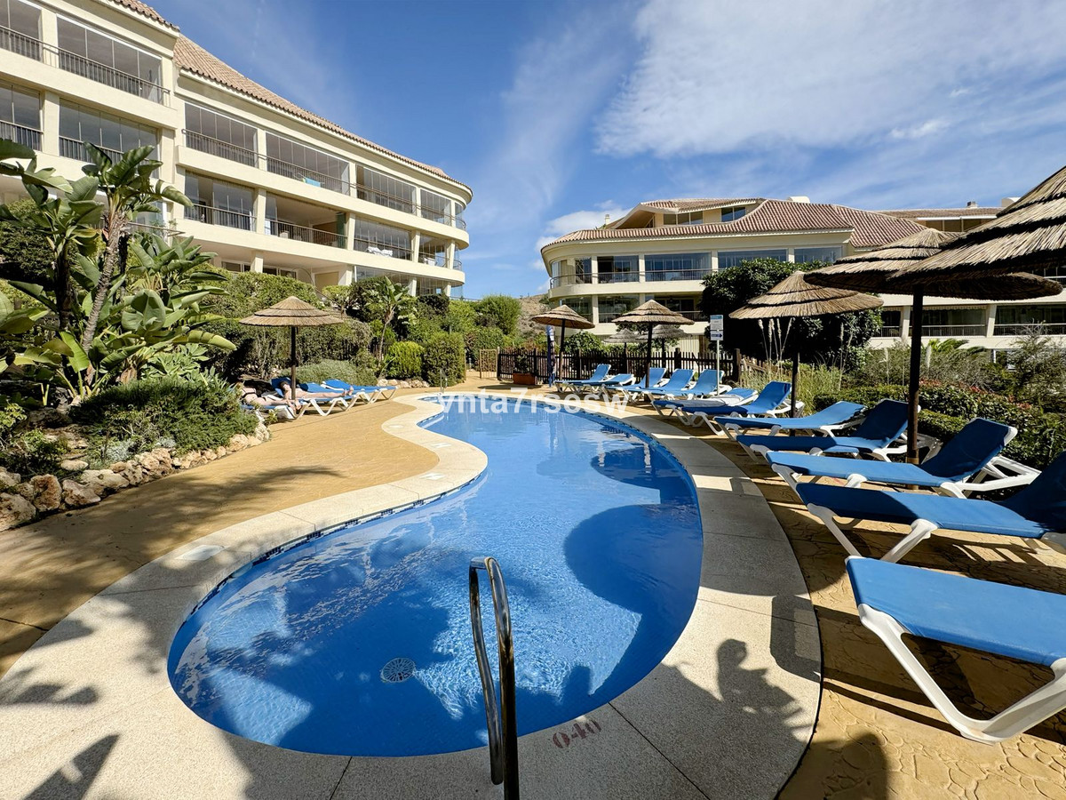 Se vende Apartamento Planta Media de 2 dormitorios en Costa Del Sol, Málaga, España