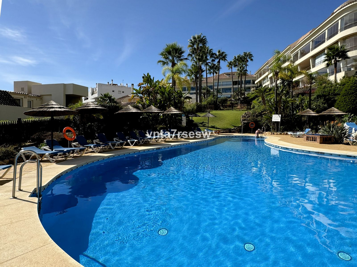 Se vende Apartamento Planta Media de 2 dormitorios en Costa Del Sol, Málaga, España