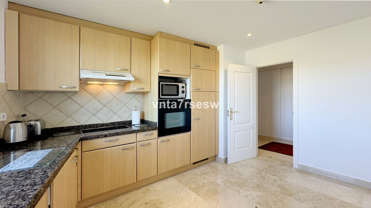Se vende Apartamento Planta Media de 2 dormitorios en Costa Del Sol, Málaga, España