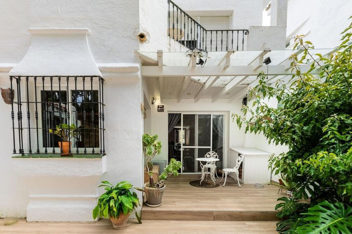 3 Bed Townhouse for sale in Nueva Andalucía Costa Del Sol, Málaga, Spain