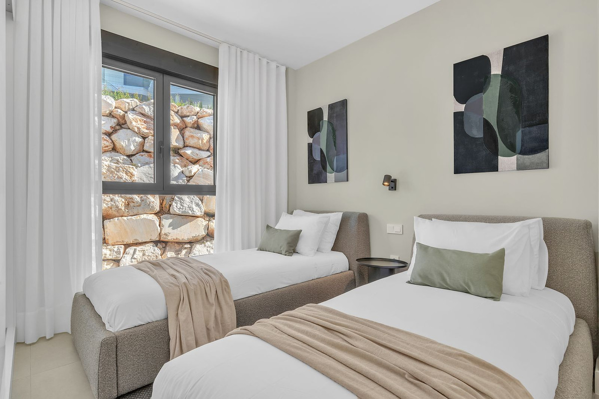 3 Bed Apartment for sale in Fuengirola Costa Del Sol, Málaga, Spain