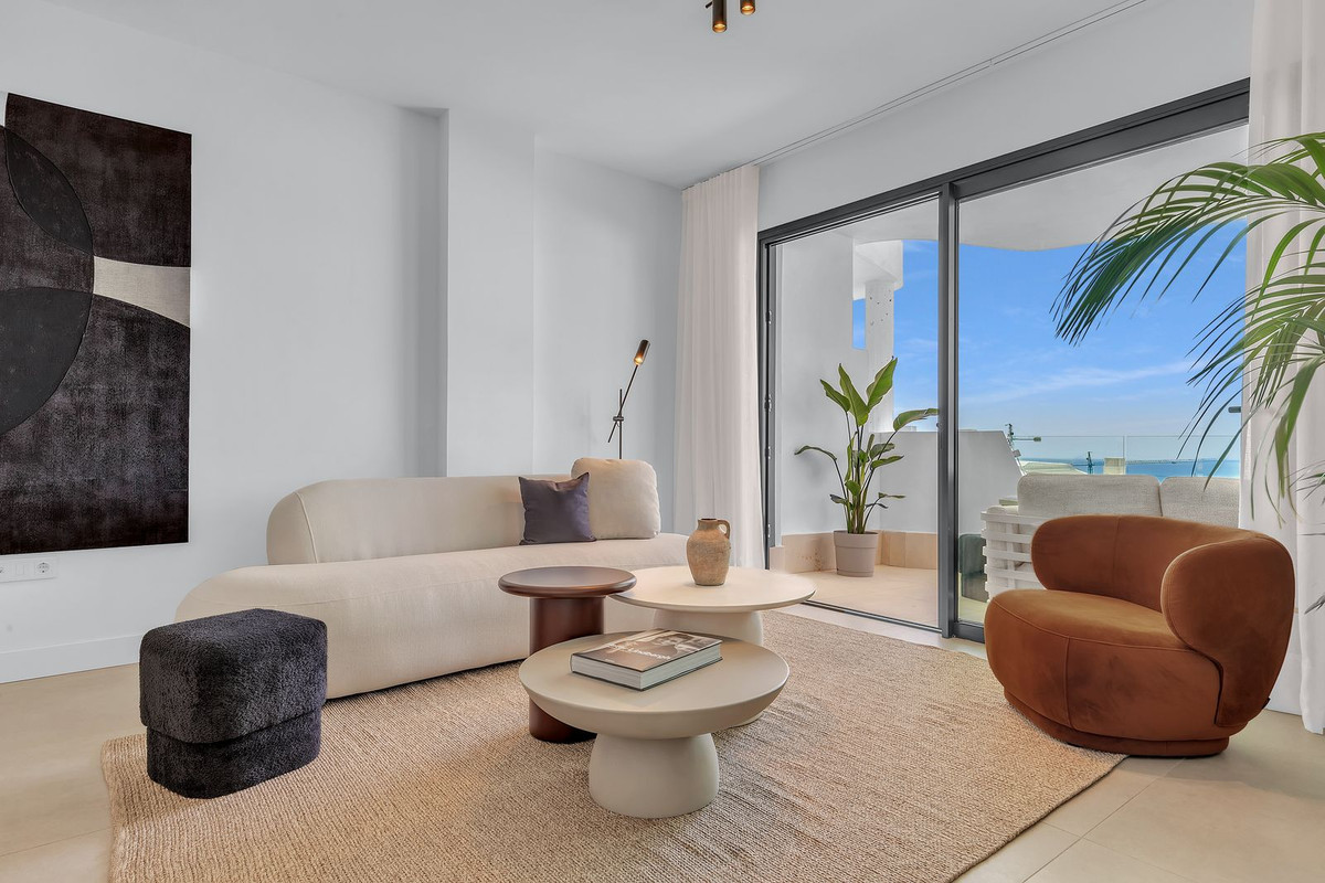3 Bed Apartment for sale in Fuengirola Costa Del Sol, Málaga, Spain