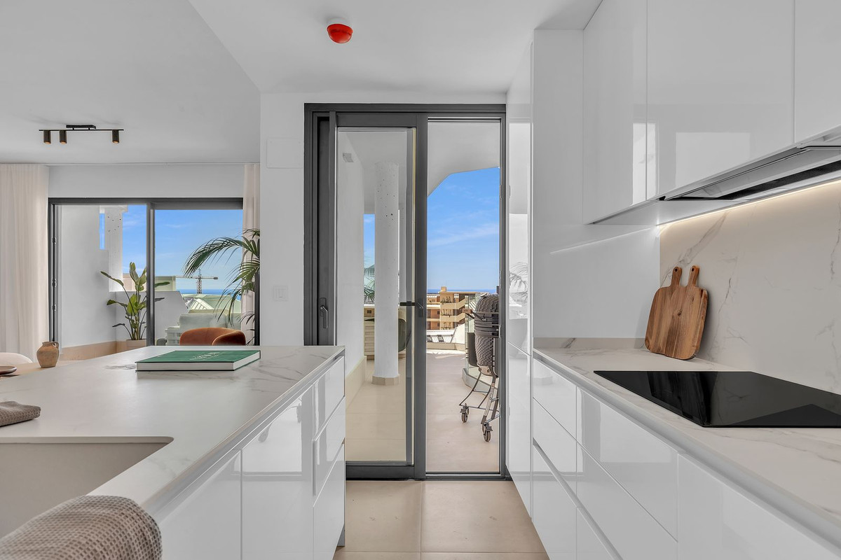 3 Bed Apartment for sale in Fuengirola Costa Del Sol, Málaga, Spain