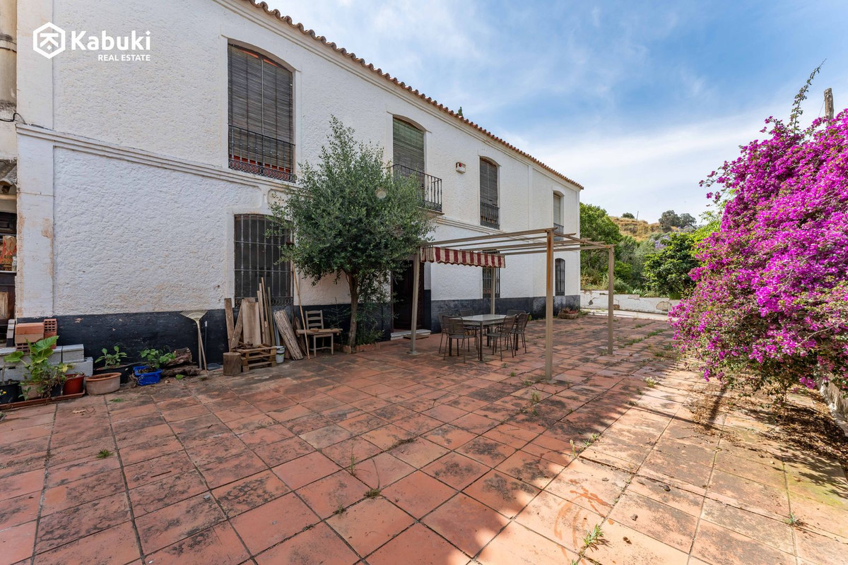 8 Bed Townhouse for sale in Campanillas Málaga Ciudad, Málaga, Spain