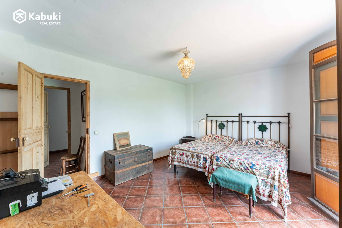 8 Bed Townhouse for sale in Campanillas Málaga Ciudad, Málaga, Spain