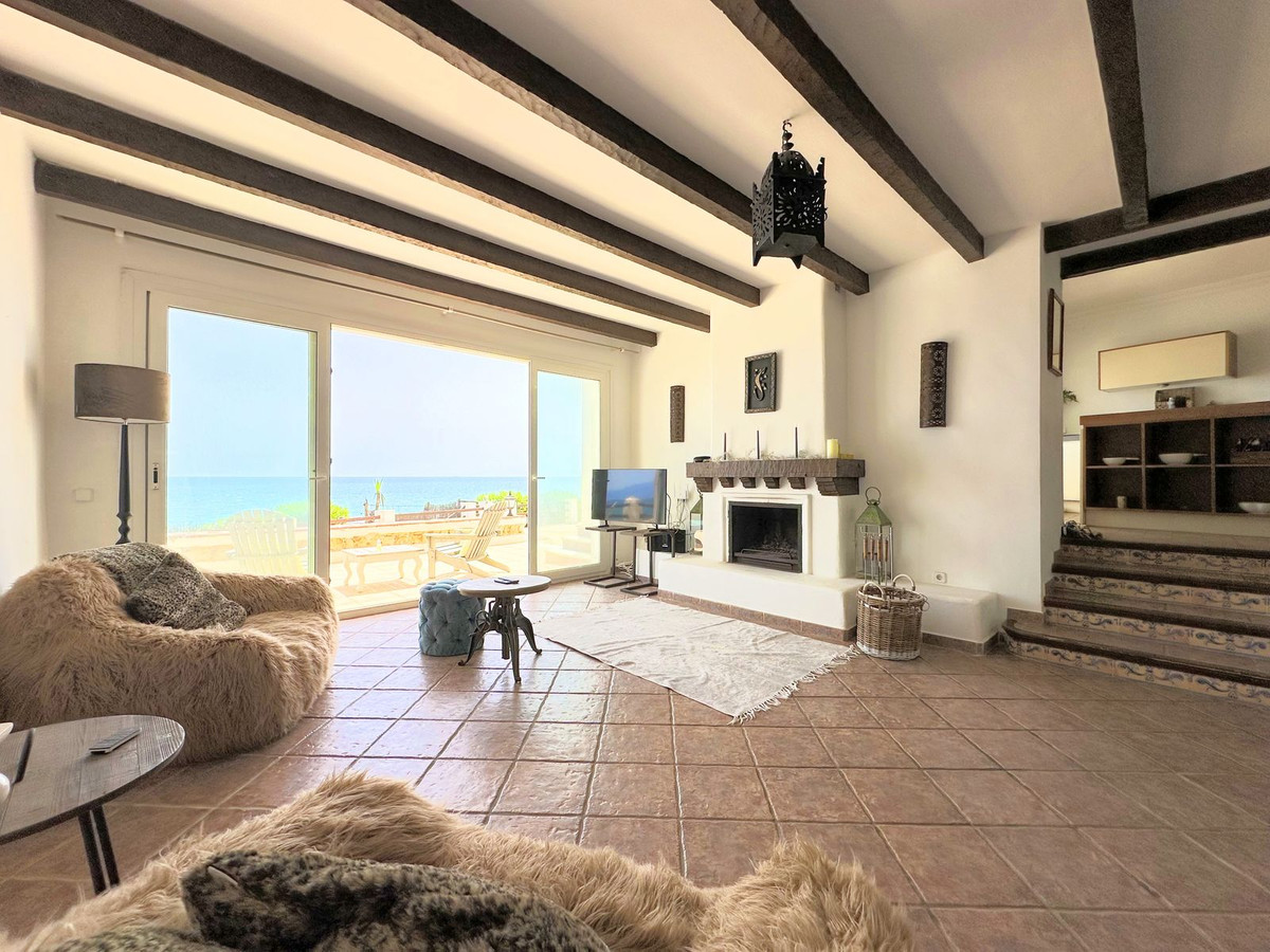Se vende Villa - Chalet de 3 dormitorios en Costa Del Sol, Málaga, España
