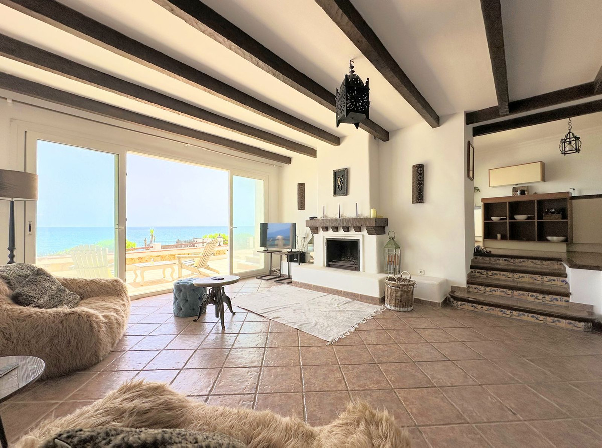Se vende Villa - Chalet de 3 dormitorios en Costa Del Sol, Málaga, España