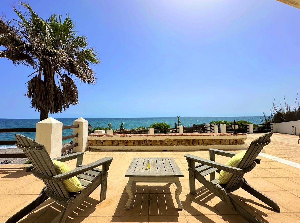 Se vende Villa - Chalet de 3 dormitorios en Costa Del Sol, Málaga, España