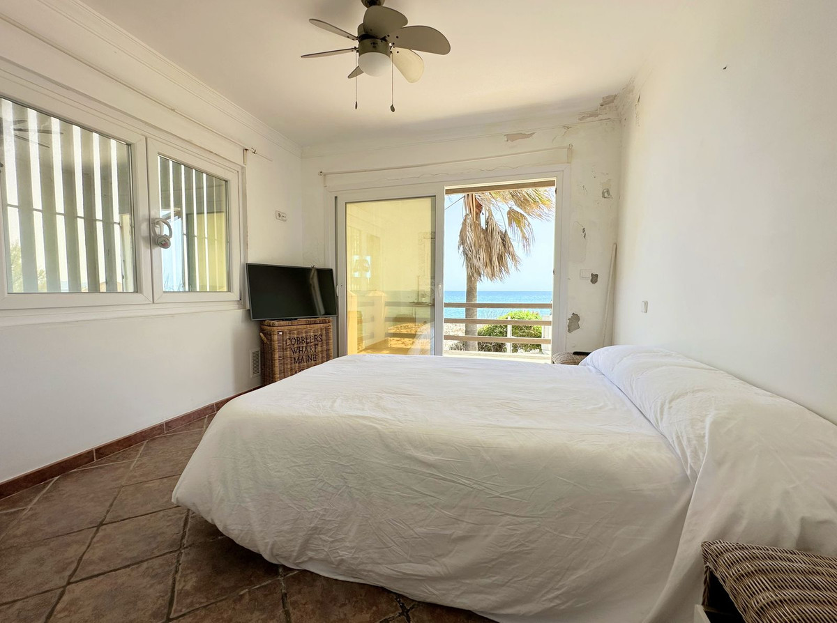 Se vende Villa - Chalet de 3 dormitorios en Costa Del Sol, Málaga, España