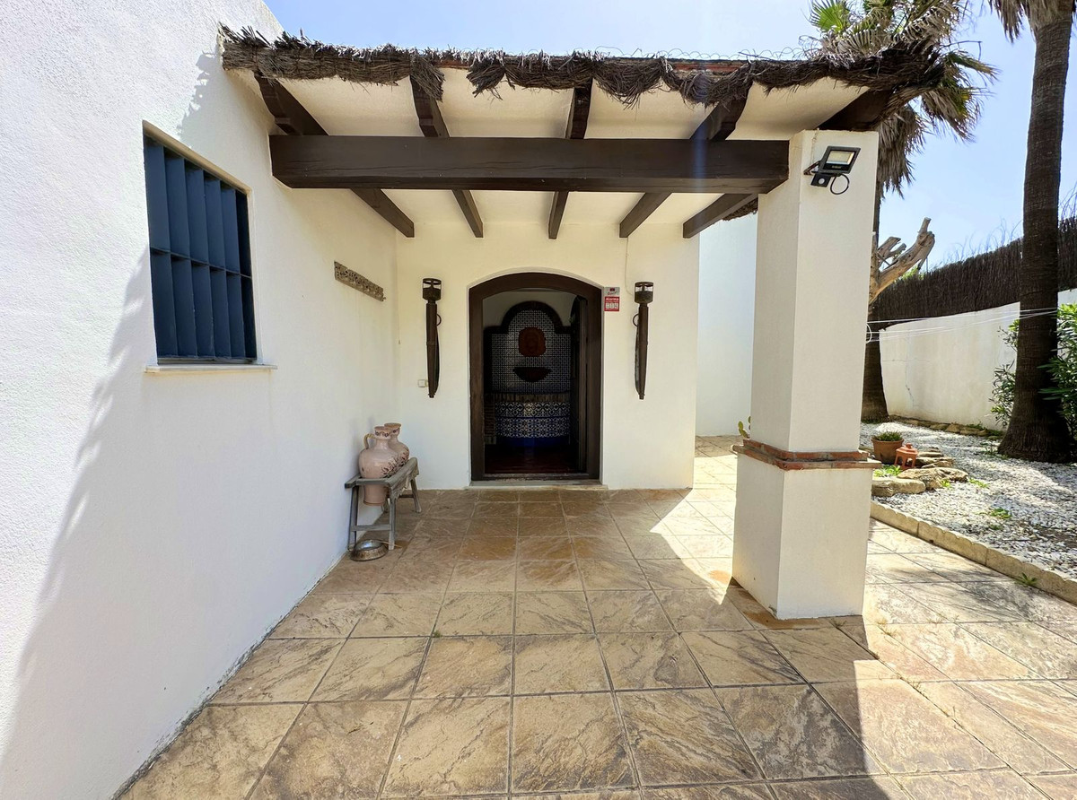 Se vende Villa - Chalet de 3 dormitorios en Costa Del Sol, Málaga, España