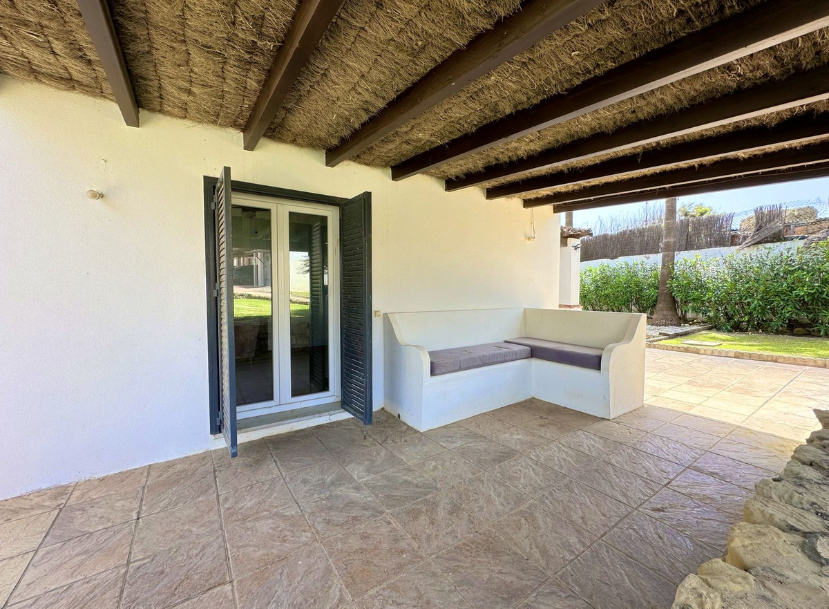 Se vende Villa - Chalet de 3 dormitorios en Costa Del Sol, Málaga, España