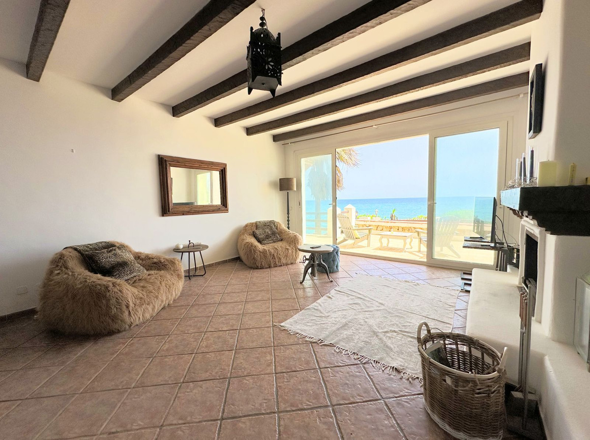 Se vende Villa - Chalet de 3 dormitorios en Costa Del Sol, Málaga, España