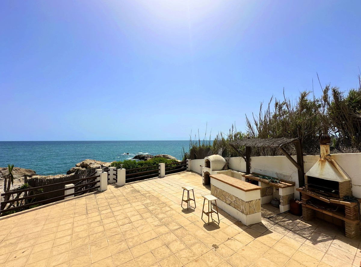 Se vende Villa - Chalet de 3 dormitorios en Costa Del Sol, Málaga, España