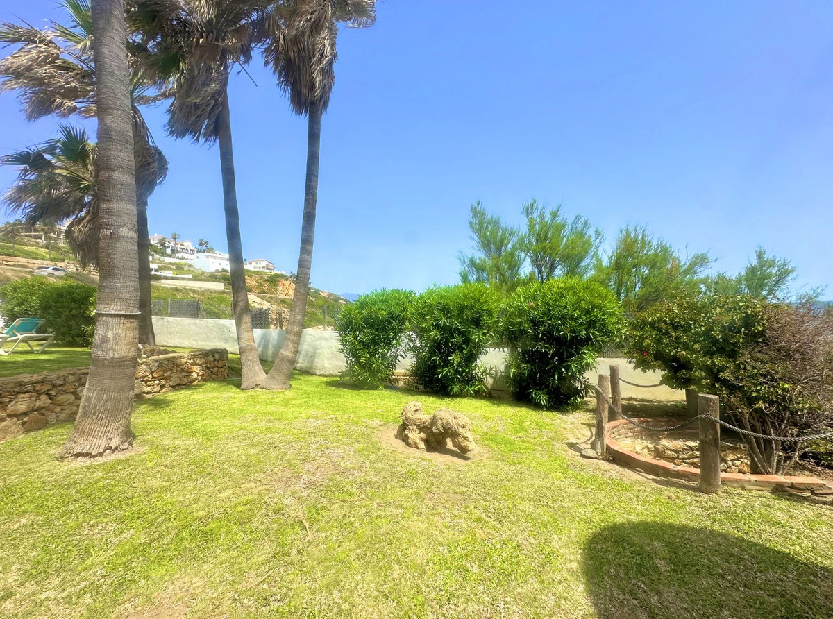 Se vende Villa - Chalet de 3 dormitorios en Costa Del Sol, Málaga, España