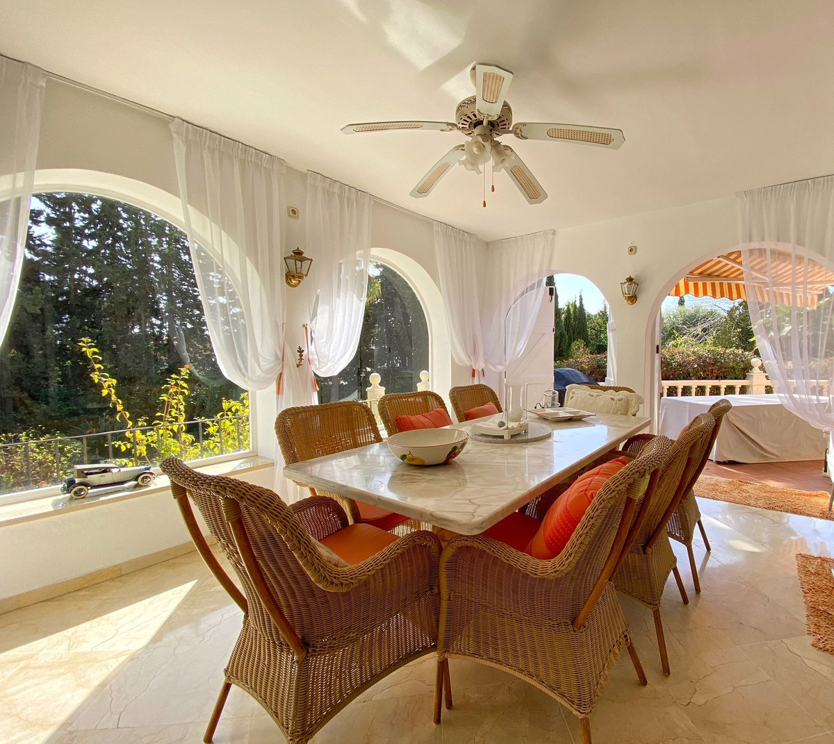 6 Bed Townhouse for sale in Nagüeles Costa Del Sol, Málaga, Spain