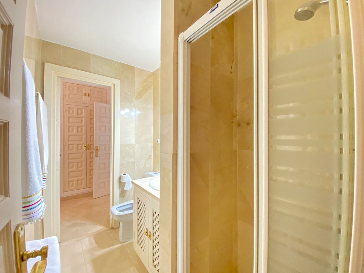 6 Bed Townhouse for sale in Nagüeles Costa Del Sol, Málaga, Spain