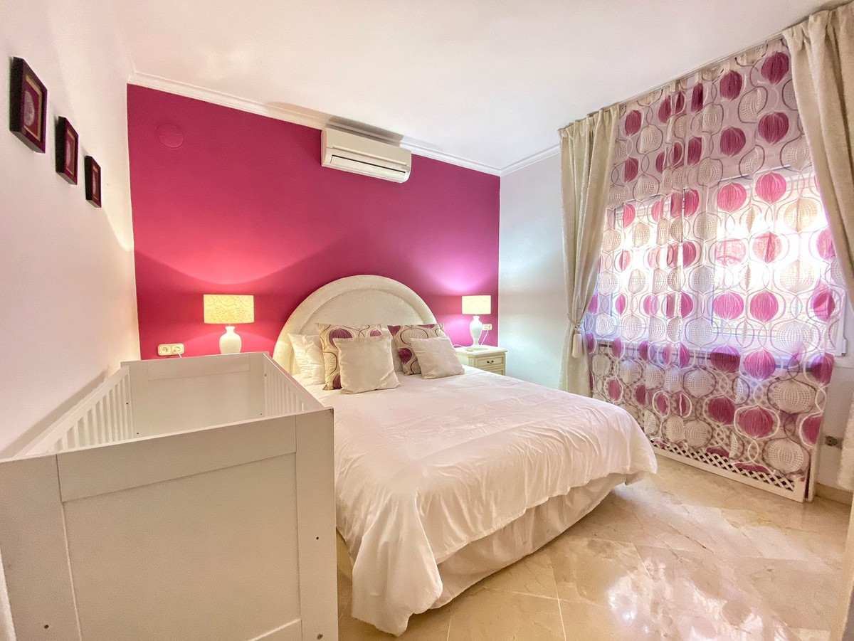 6 Bed Townhouse for sale in Nagüeles Costa Del Sol, Málaga, Spain