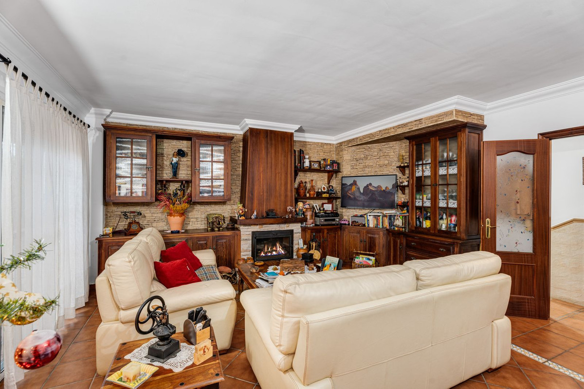 7 Bed Townhouse for sale in Estepona Costa Del Sol, Málaga, Spain