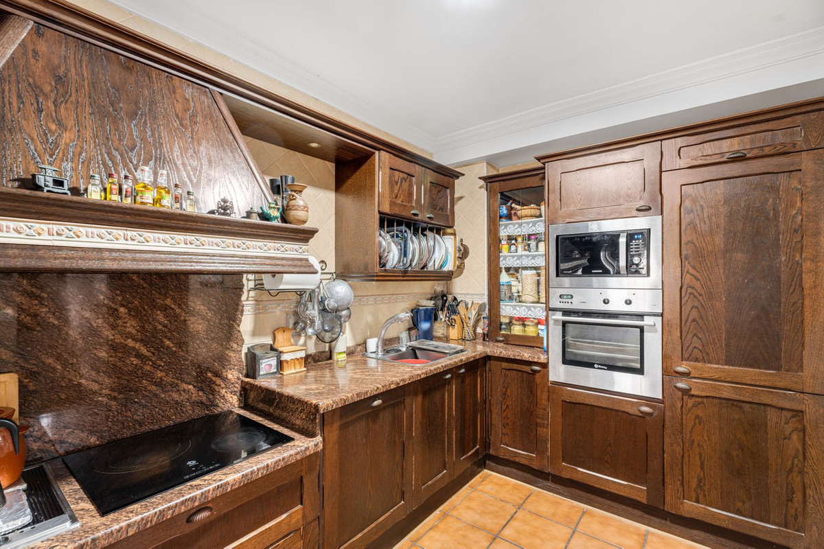 7 Bed Townhouse for sale in Estepona Costa Del Sol, Málaga, Spain