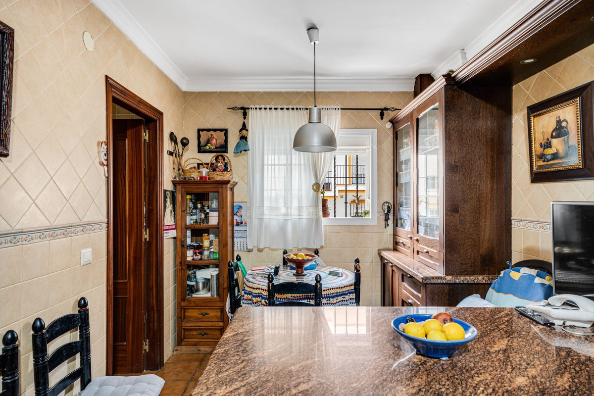 7 Bed Townhouse for sale in Estepona Costa Del Sol, Málaga, Spain