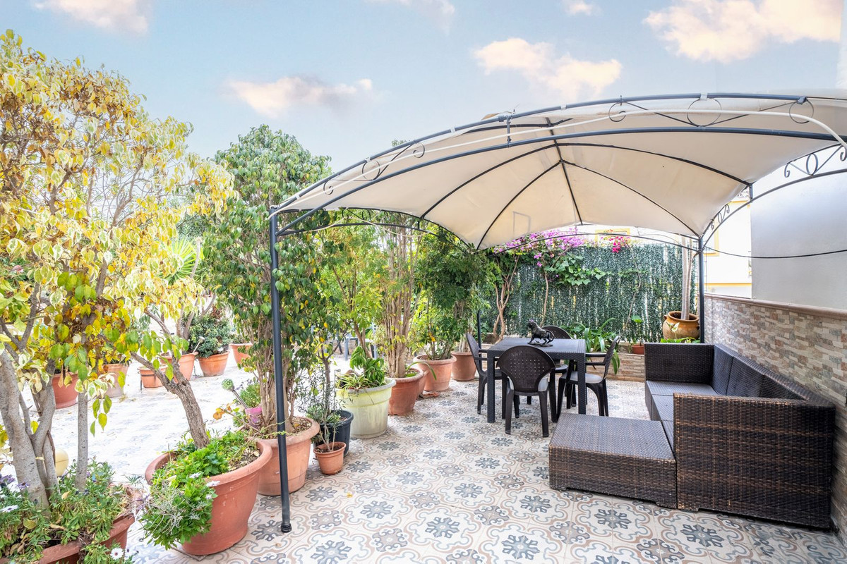 7 Bed Townhouse for sale in Estepona Costa Del Sol, Málaga, Spain