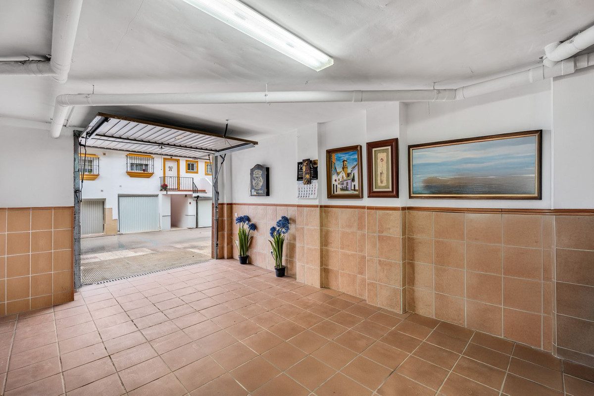 7 Bed Townhouse for sale in Estepona Costa Del Sol, Málaga, Spain