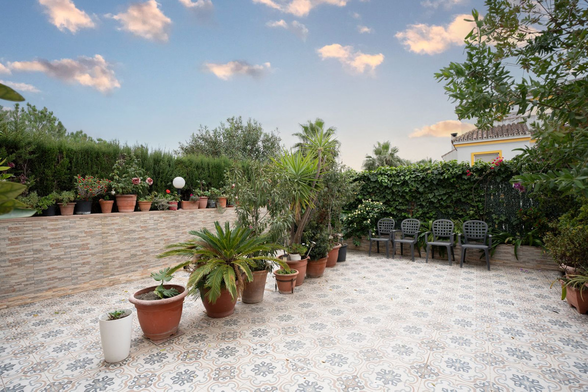 7 Bed Townhouse for sale in Estepona Costa Del Sol, Málaga, Spain