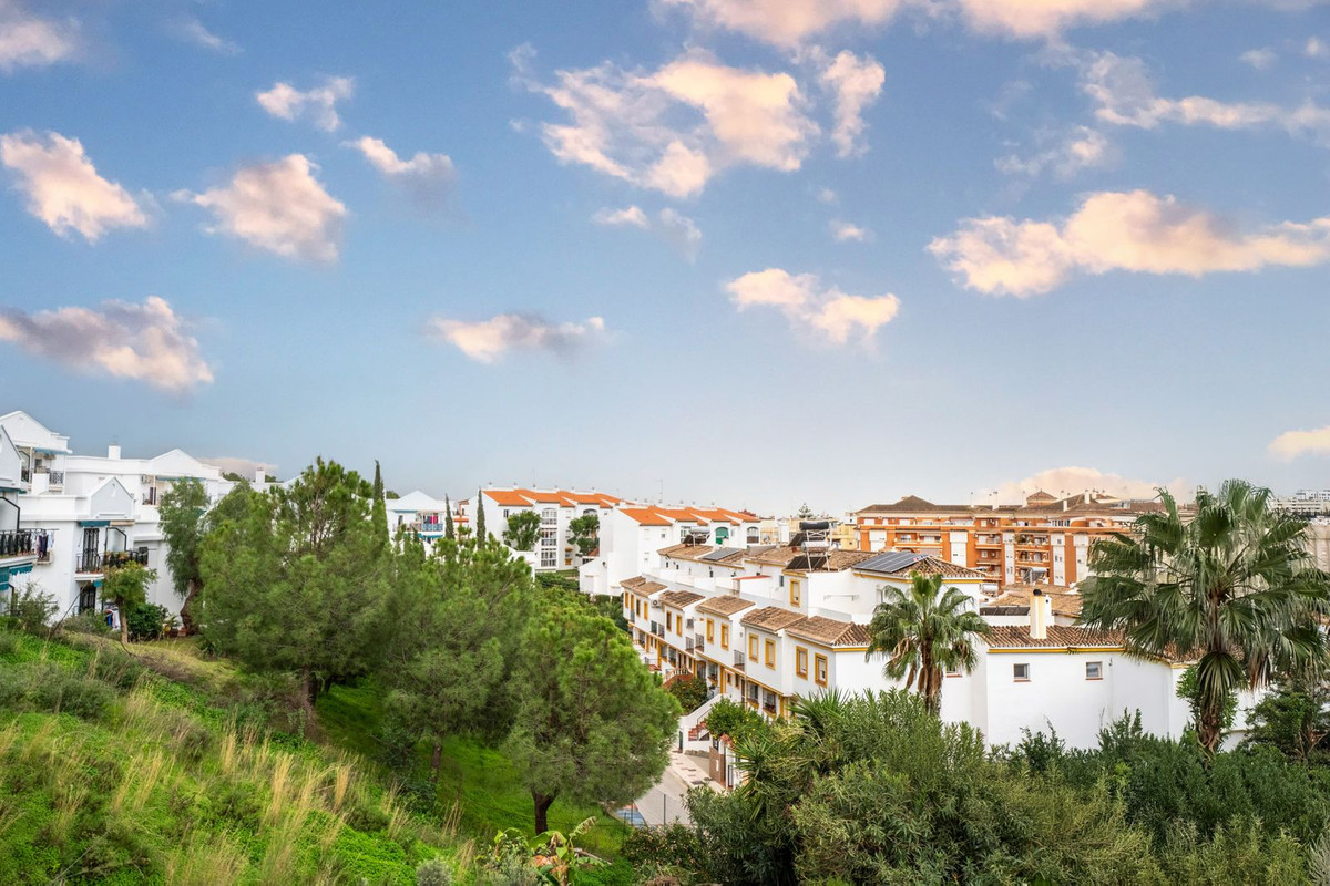 7 Bed Townhouse for sale in Estepona Costa Del Sol, Málaga, Spain