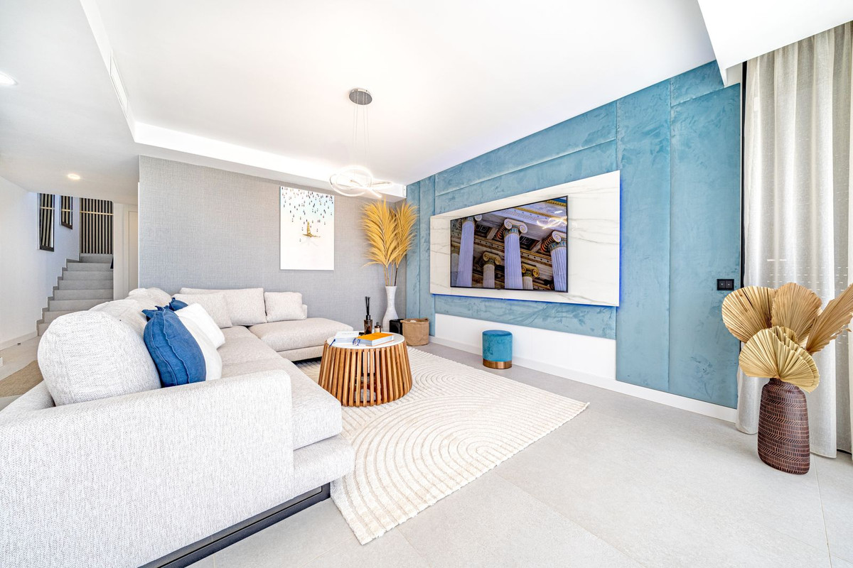 3 Bed Apartment for sale in Altos De Los Monteros Costa Del Sol, Málaga, Spain