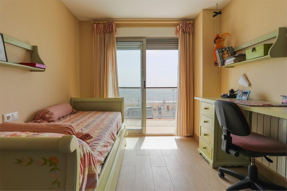 Se vende Apartamento Planta Media de 4 dormitorios en Costa Blanca, Alicante, España