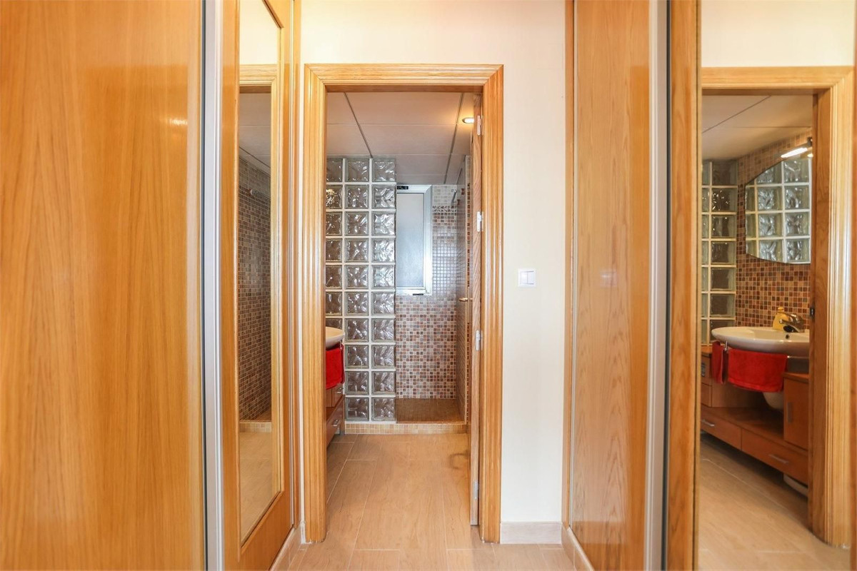 Se vende Apartamento Planta Media de 4 dormitorios en Costa Blanca, Alicante, España