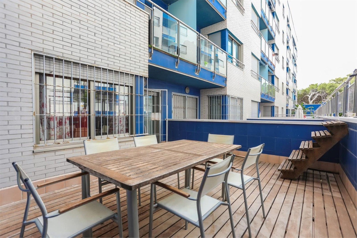Se vende Apartamento Planta Media de 4 dormitorios en Costa Blanca, Alicante, España