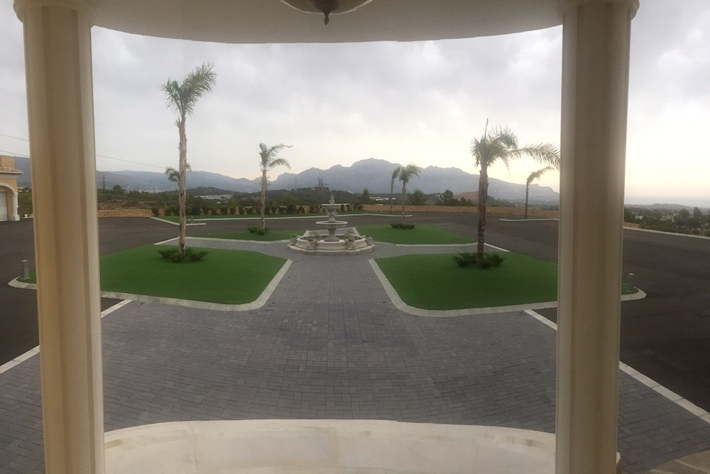 8 Bed Townhouse for sale in La Nucia Costa Blanca, Alicante, Spain