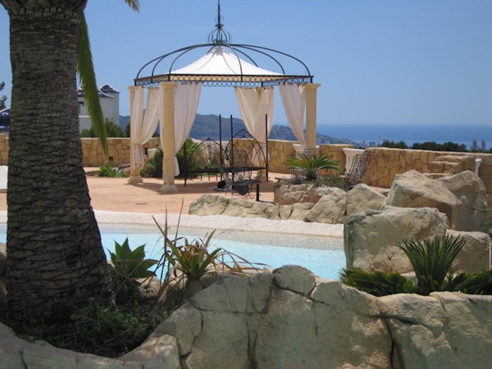 8 Bed Townhouse for sale in La Nucia Costa Blanca, Alicante, Spain