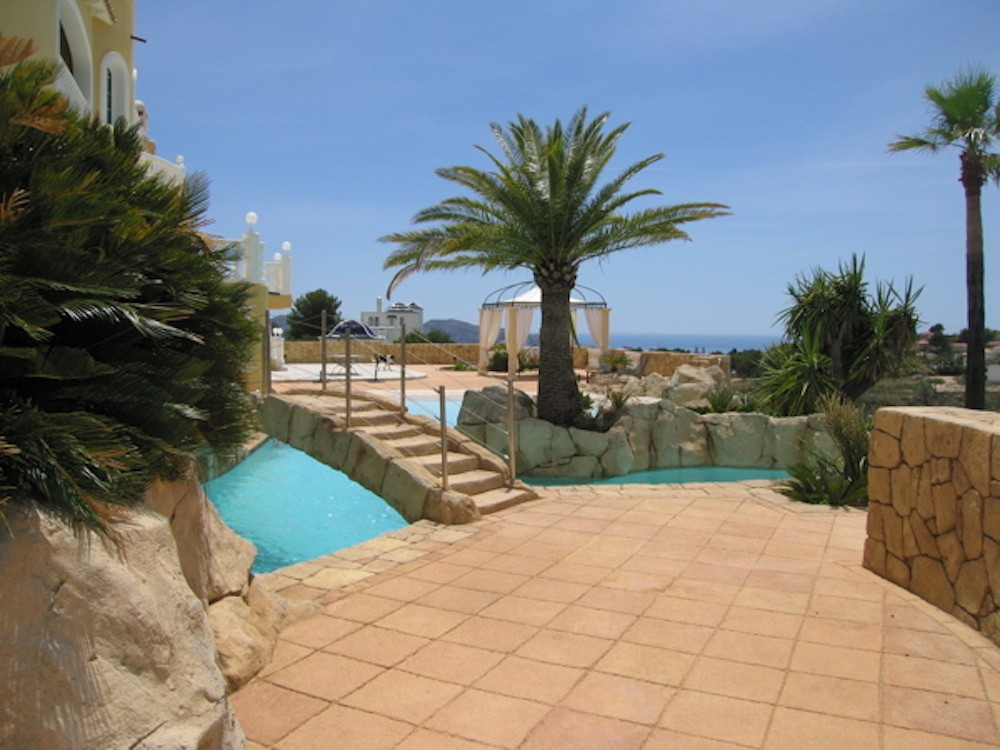 8 Bed Townhouse for sale in La Nucia Costa Blanca, Alicante, Spain