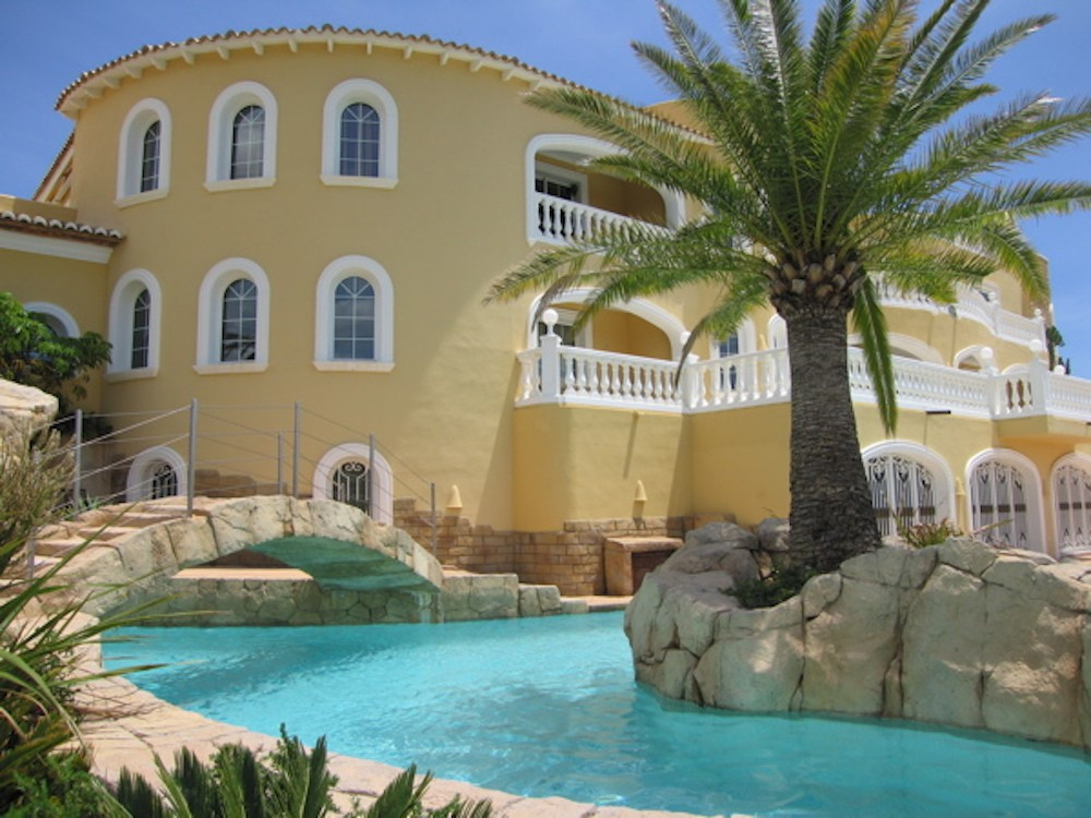 8 Bed Townhouse for sale in La Nucia Costa Blanca, Alicante, Spain