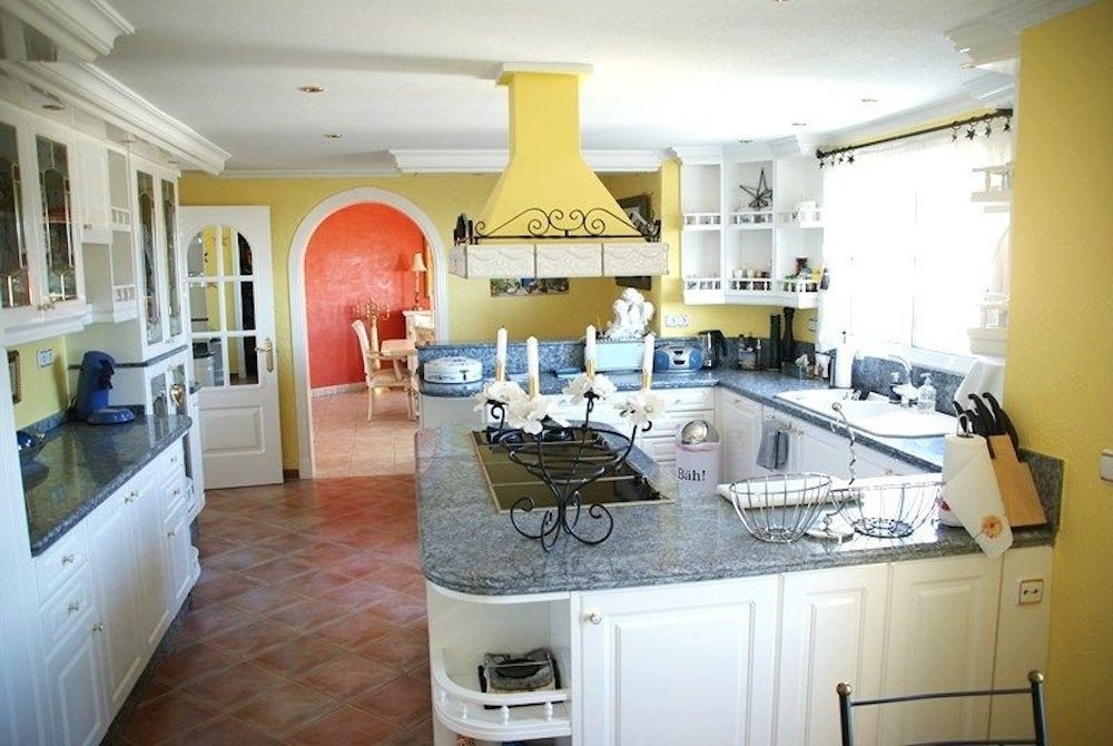 8 Bed Townhouse for sale in La Nucia Costa Blanca, Alicante, Spain