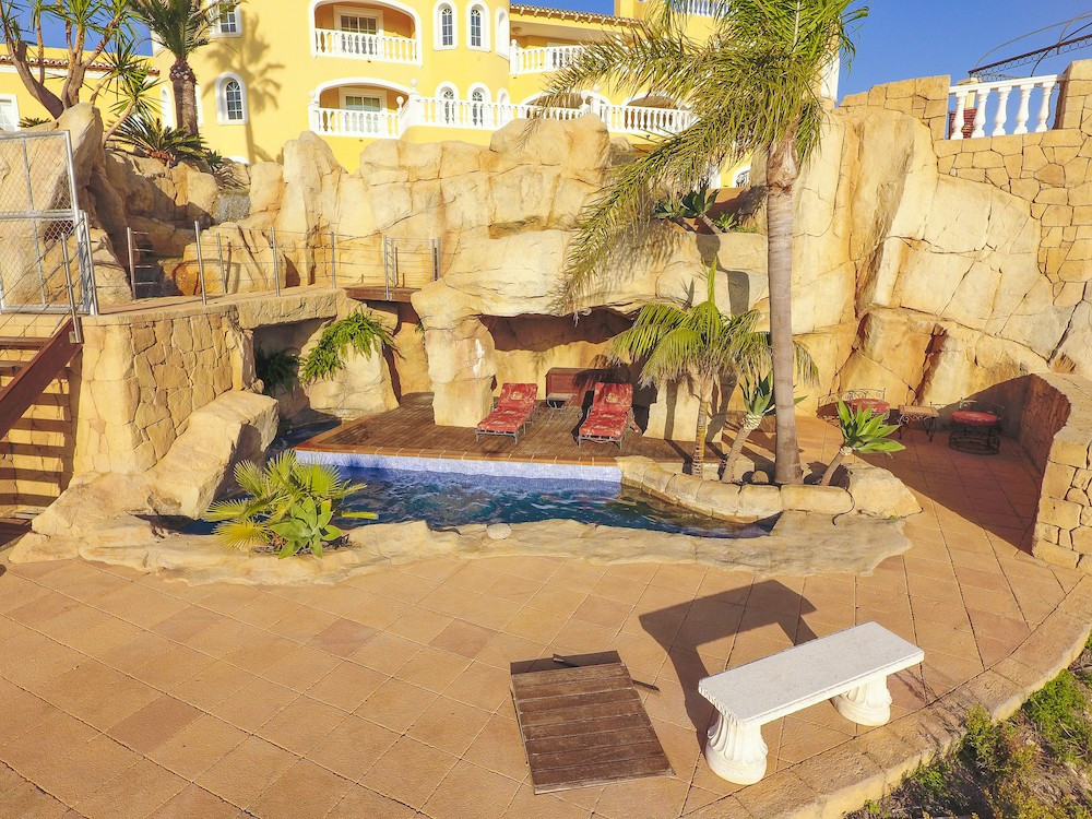 8 Bed Townhouse for sale in La Nucia Costa Blanca, Alicante, Spain